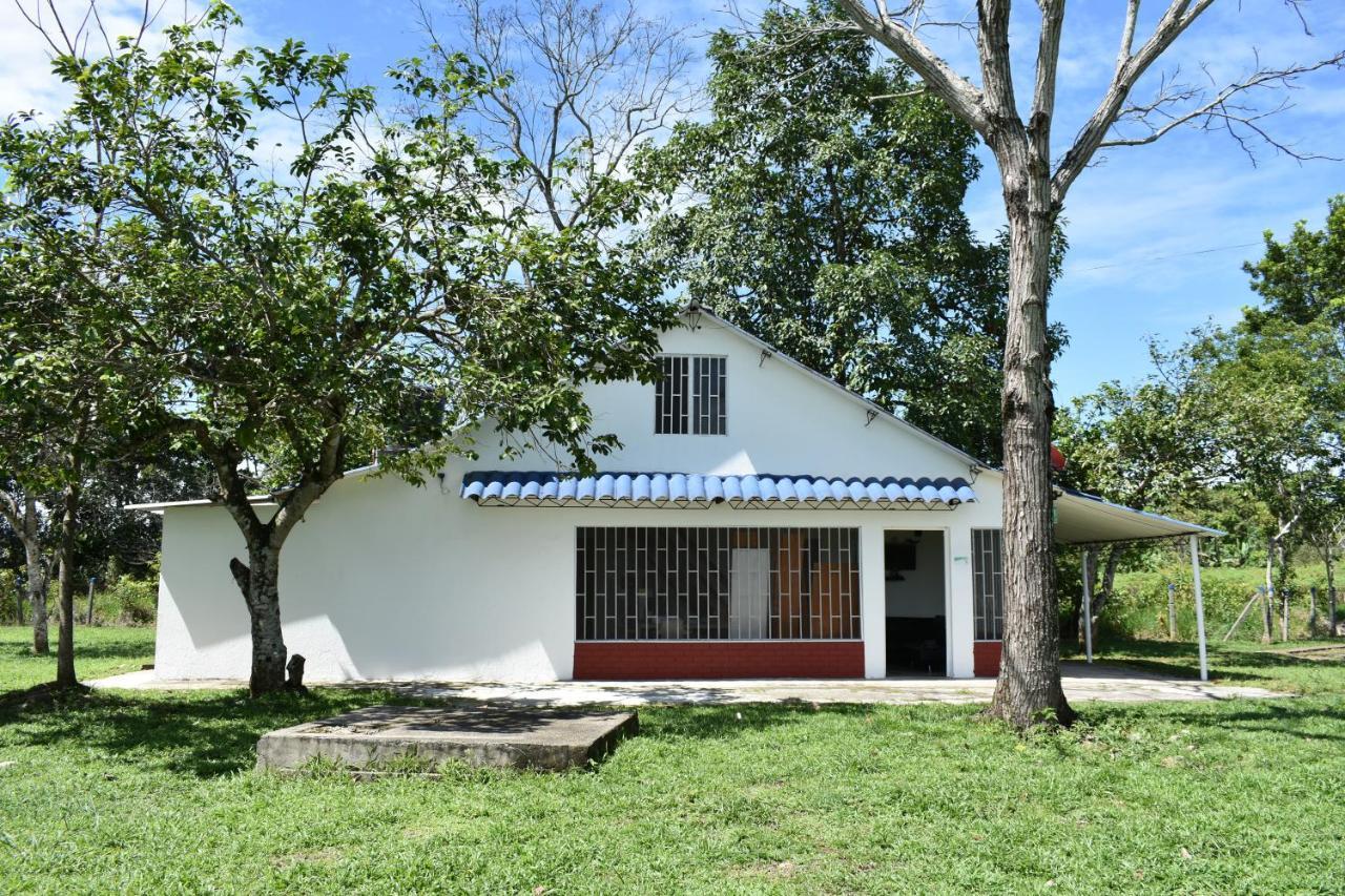 Club Bella Suiza - Carlos Ossa Escobar Marsella  Exterior foto
