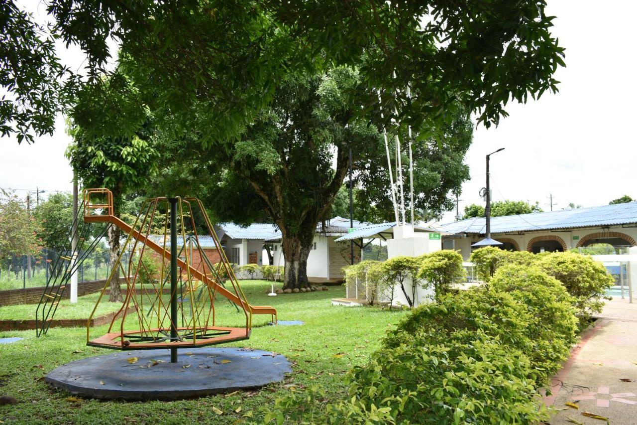 Club Bella Suiza - Carlos Ossa Escobar Marsella  Exterior foto