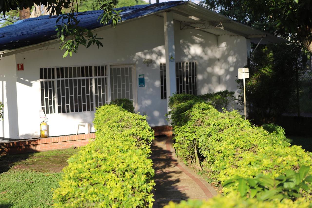 Club Bella Suiza - Carlos Ossa Escobar Marsella  Exterior foto